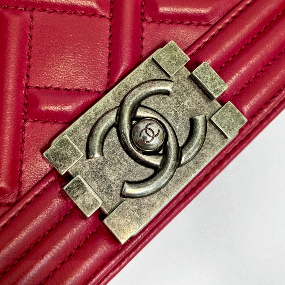 ✨️Authentic Limited Edition Chanel Boy Flap Medium Bag - Picture 10 of 17
